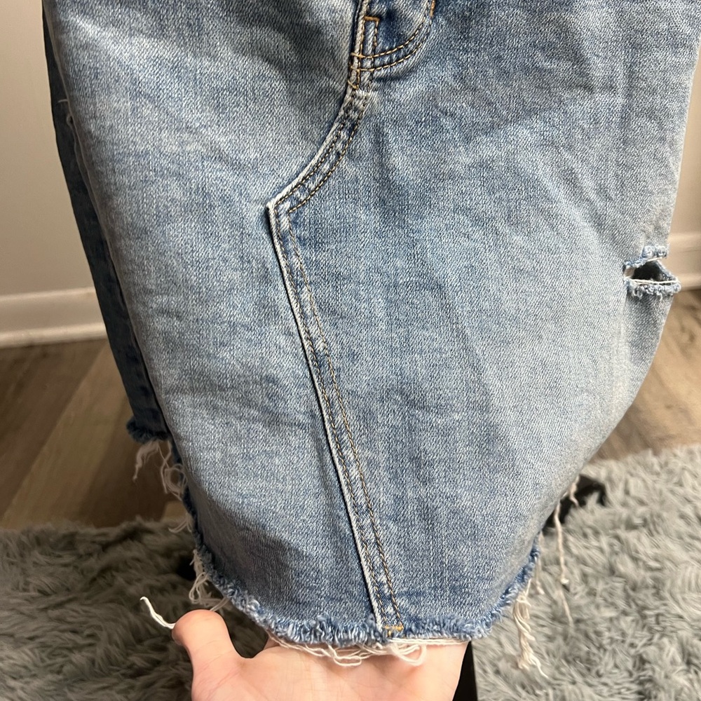 Stylish Light-Wash Denim Skirt - Picture 4 of 16